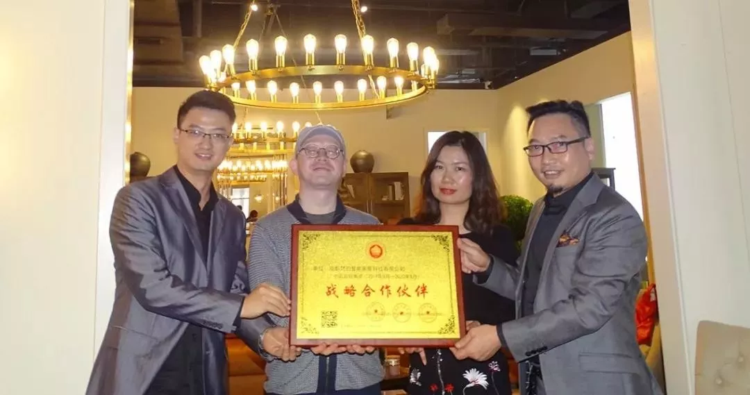 中國晶鯤鵬獎戰(zhàn)略合作伙伴設(shè)計賦能簽約儀式圓滿召開—成都建博會“大家居·設(shè)計周”(圖9) 中國晶鯤鵬獎戰(zhàn)略合作伙伴設(shè)計賦能簽約儀式圓滿召開—成都建博會“大家居·設(shè)計周”(圖9)